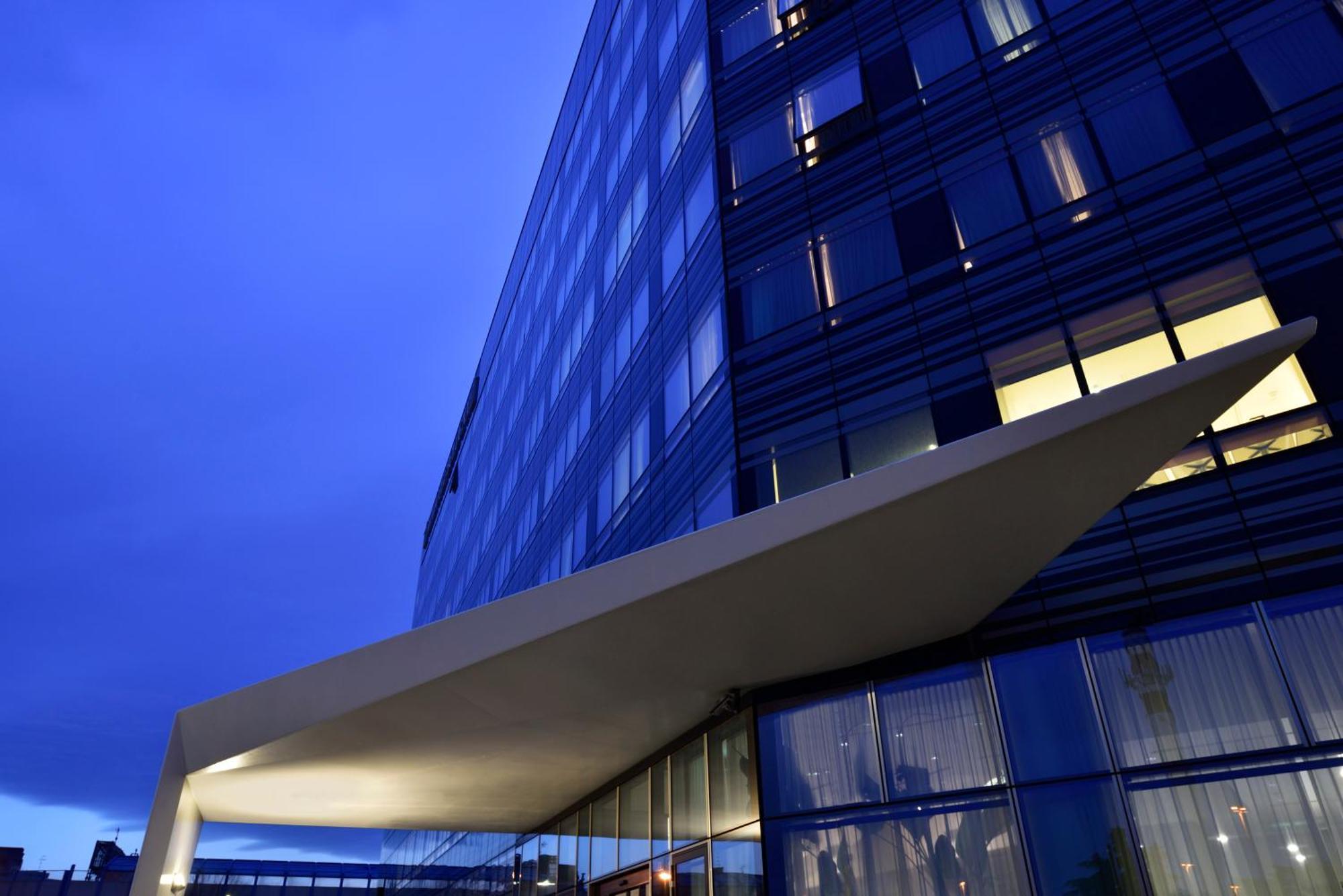 Una Hotels San Vitale Bologna — Photos 1